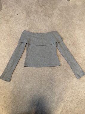 Urban Outfitters Light Gray Ribbed Off-Shoulder Long Sleeve Top